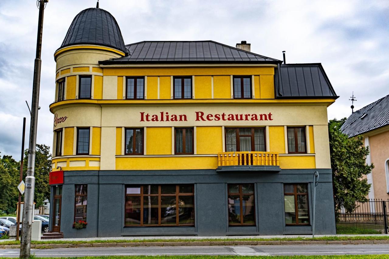 Rosso Aparthotel Michalovce Eksteriør bilde
